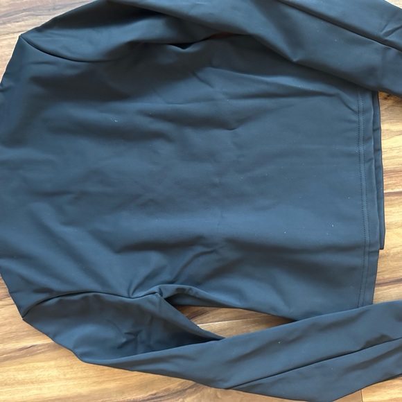 Long sleeve cold weather shell - never worn - Picture 4 of 5